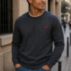 sudadera gris oscuro